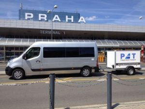 Wir bieten Ihnen Transfer vom Flughafen zum Hotel und zurück