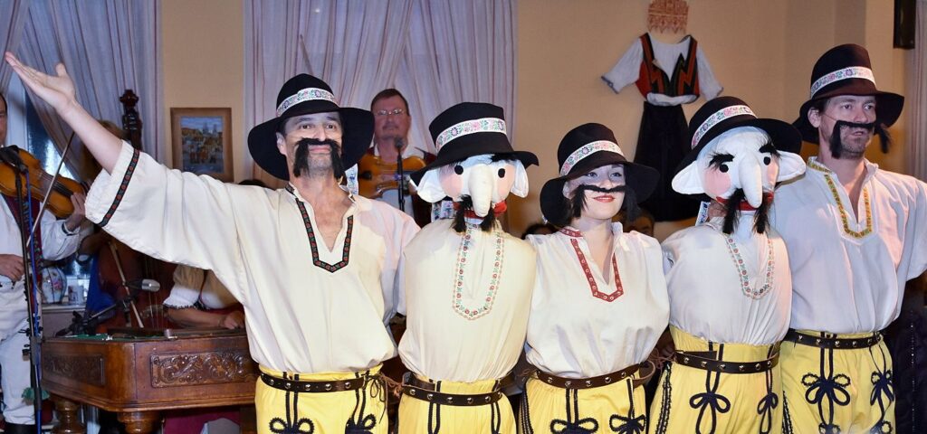 Folkloreabend- Typische tschechische Abendessen mit Volksmusik